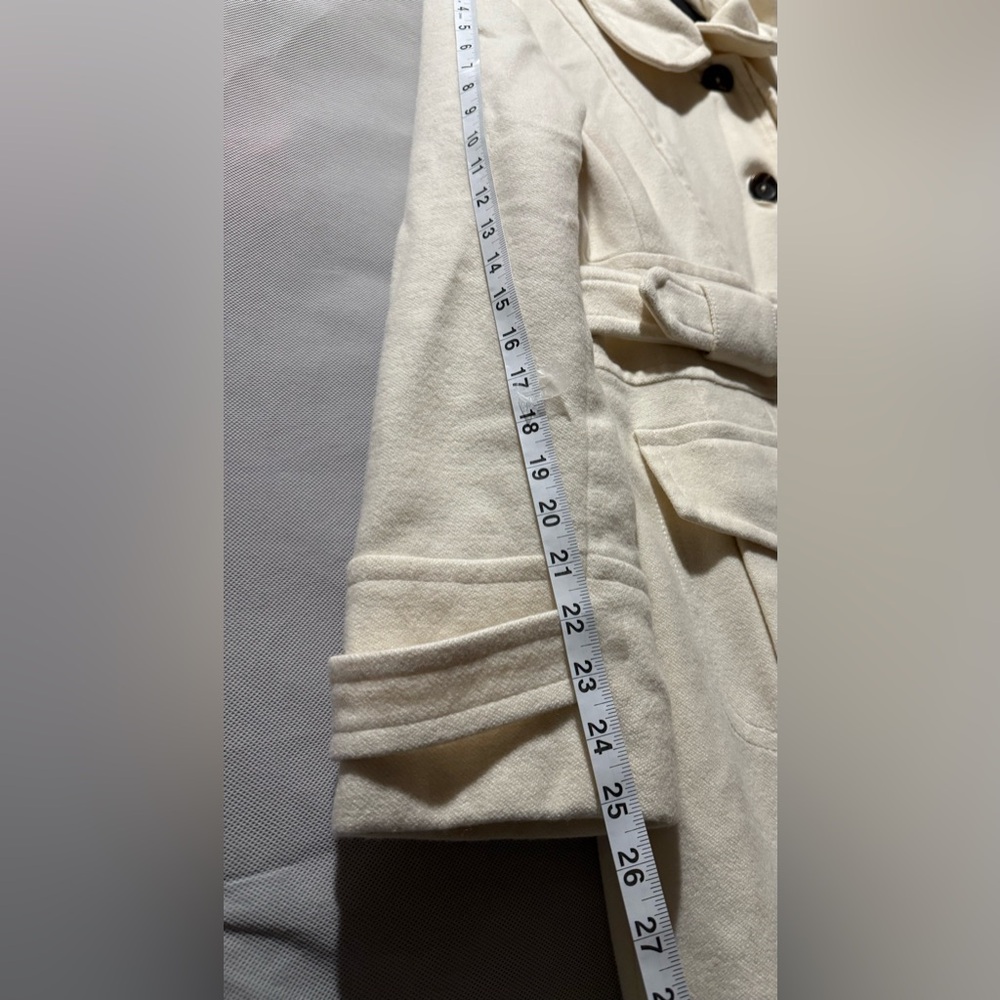 Donatella Cream Coat Size L - Small Snag - Picture 12 of 12